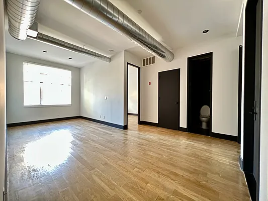 Rented by Zjama Realty Corp | media 2