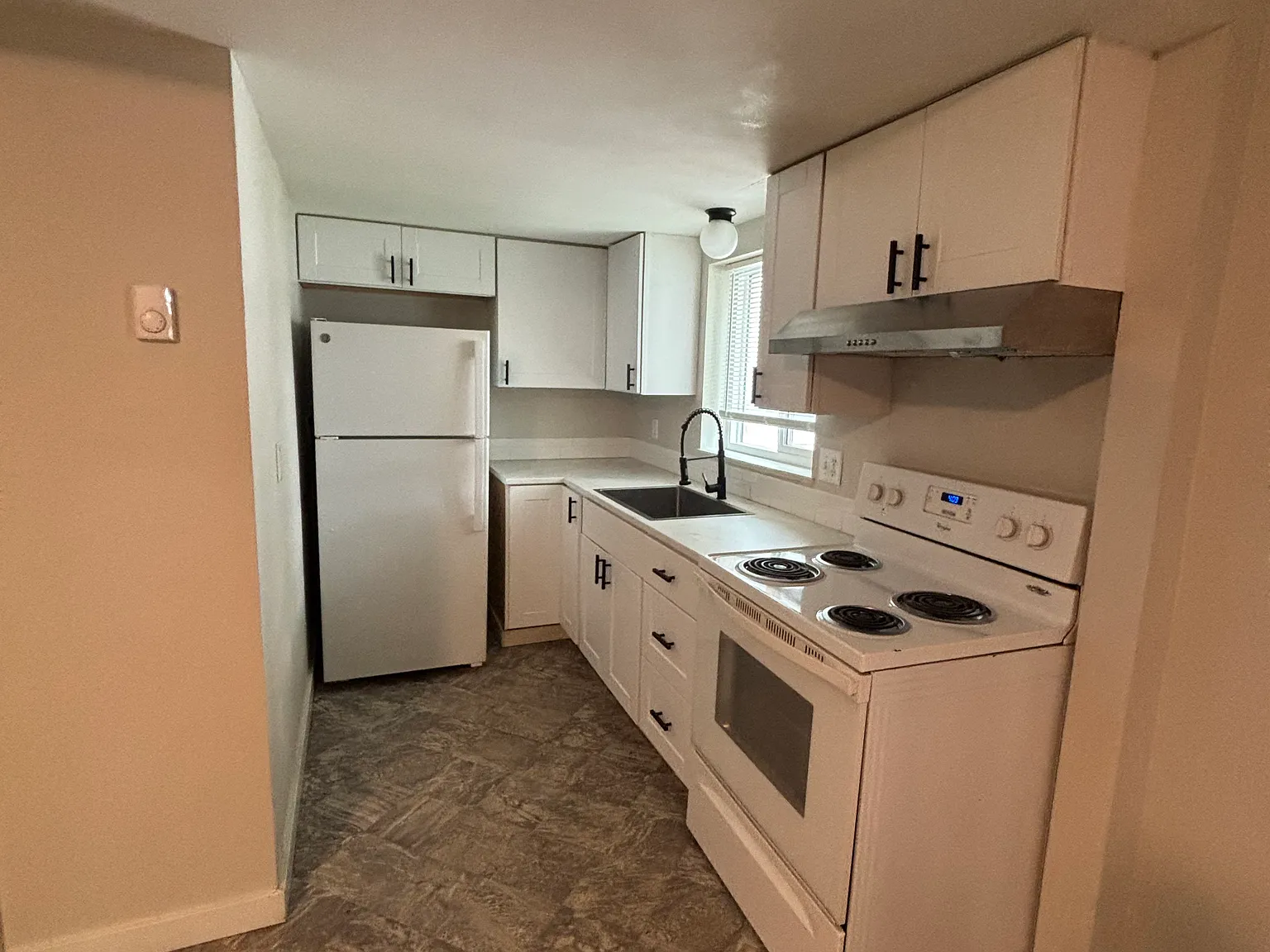 1 bed, 490 sqft, $995 — Photo 2
