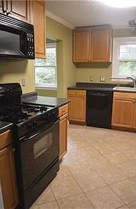 5th image of 2355 Mayfair Dr