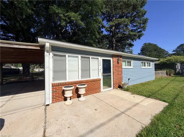 1309 Sparrow Rd, Chesapeake, VA 23325