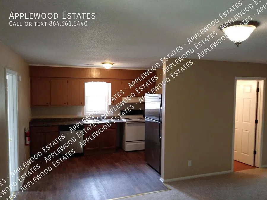 3 bed, $975 — Photo 2