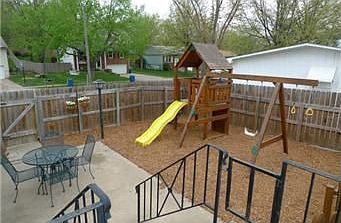3rd image of 1005 Highland Dr
