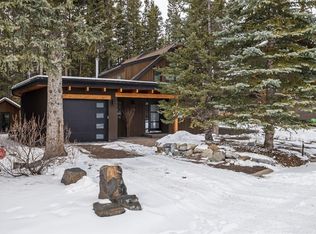 18 N Pinewood Cres, Canmore, AB T1W 1P8