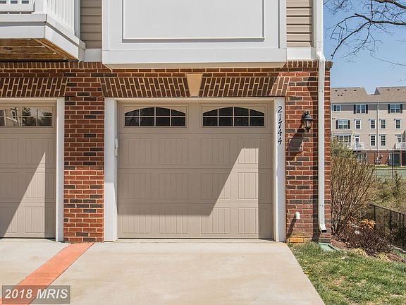 Over-Sized 1-Car garage