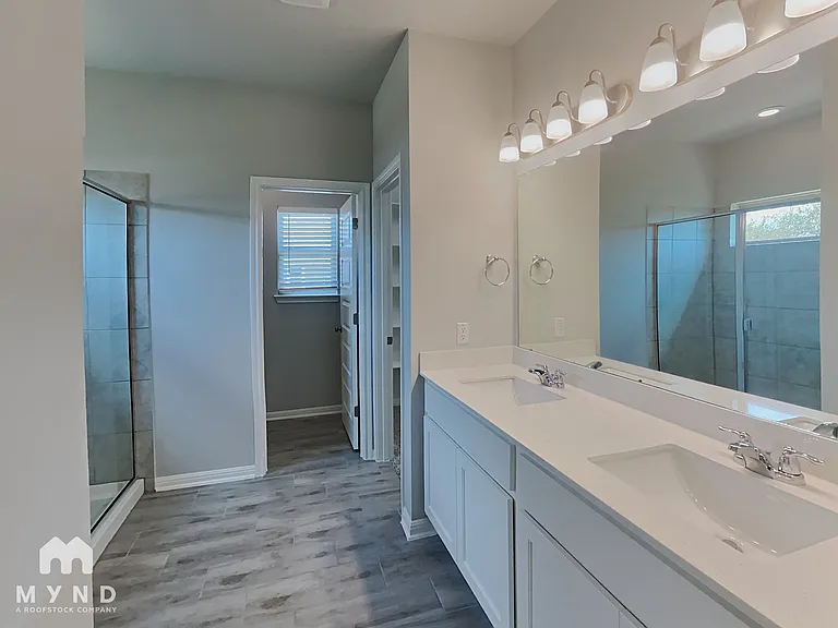 705 Hays Hill Dr — Photo 8