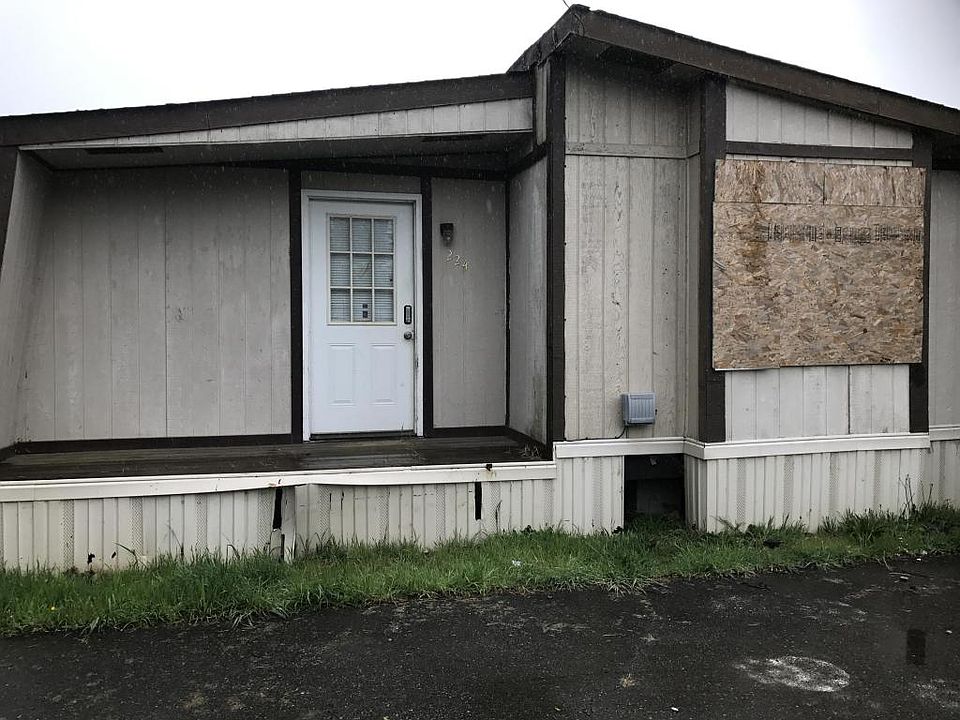 1st image of 224 Temple St