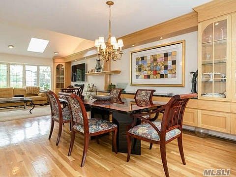 4th image of 27 Flower Ln