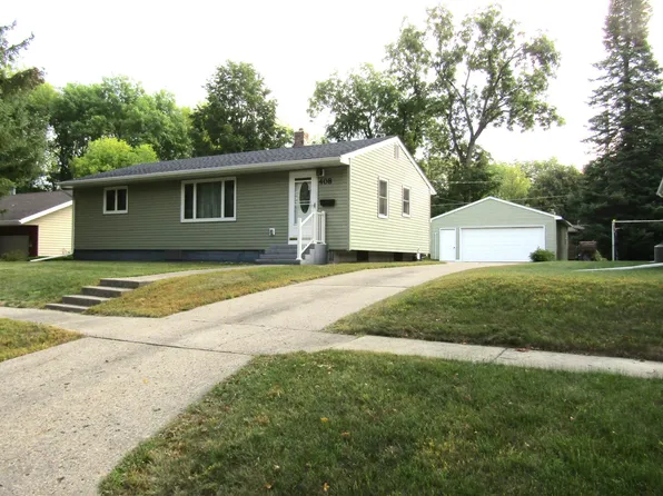 408 S 10th St, Montevideo, MN 56265