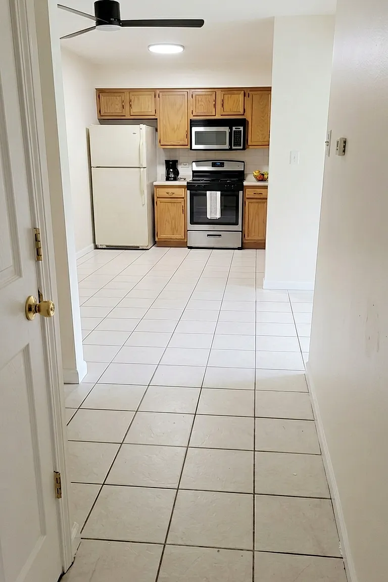 2 bed, 880 sqft, $1,750 — Photo 4