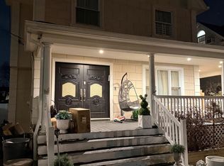 36 Trinity Pl, Hewlett, NY 11557