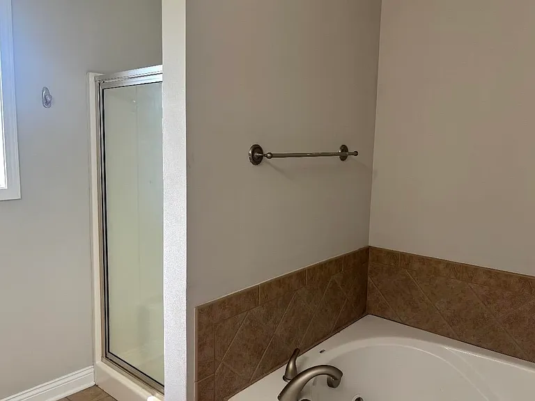 3353 Fair Oaks Cir — Photo 13