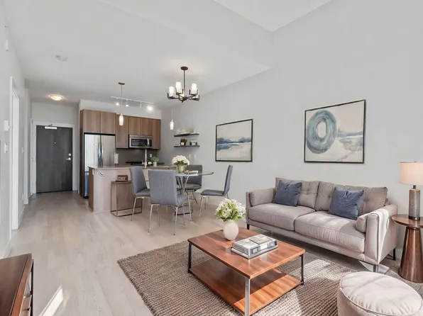 7058 14th Ave #4XX, Burnaby, BC V3N 0E6