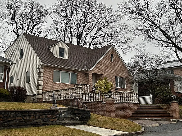 29 Schmidts Ln — Photo 2
