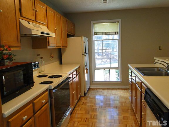 4th image of 506 Darby Glen Ln
