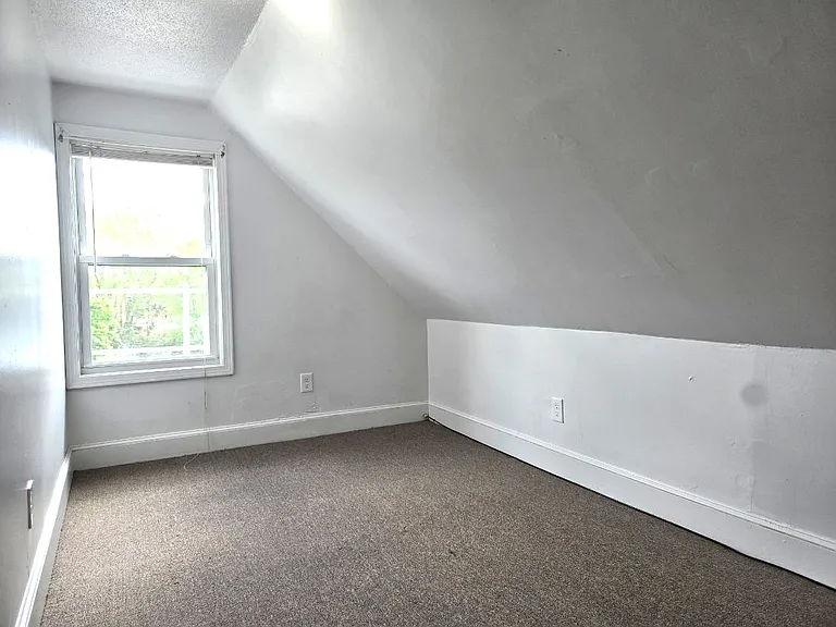 25 Myrtle St #3R — Photo 8