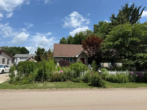 220 2nd St, Concord, MI 49237