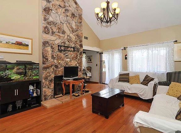 4th image of 742 Panorama Dr #742
