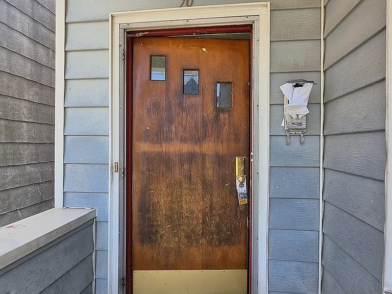 96 Brown Pl #A — Photo 6