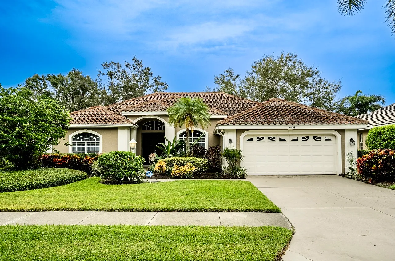 Old Creek Dr, Sarasota — Photo 1