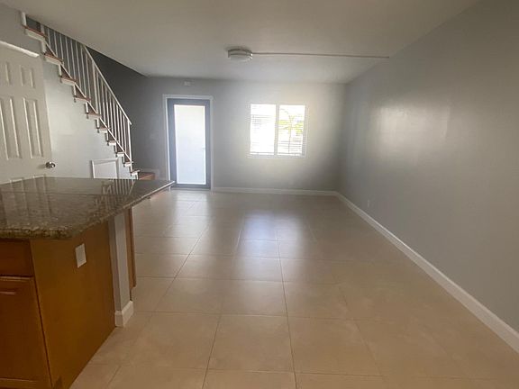 2nd image of 2705 NE 9th Ave APT 209