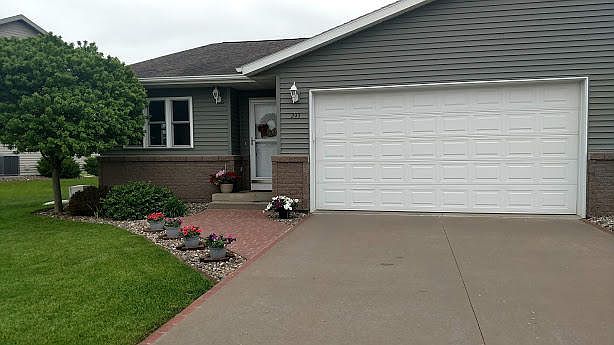 1st image of 293 Driftwood St