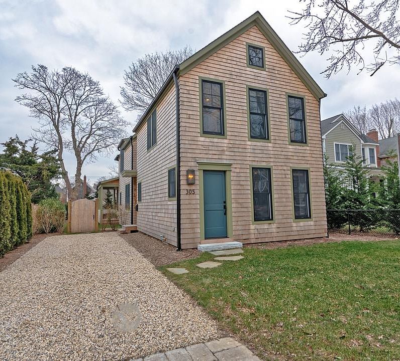 1st image of 305 Bridge St