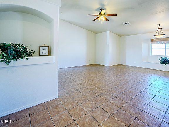 4th image of 2835 Bamboo Dr