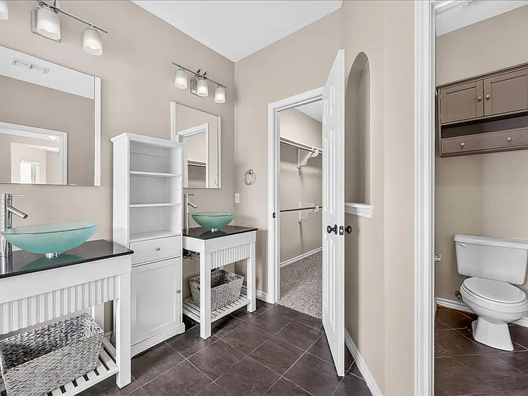 7414 Lake Micala Dr — Photo 33