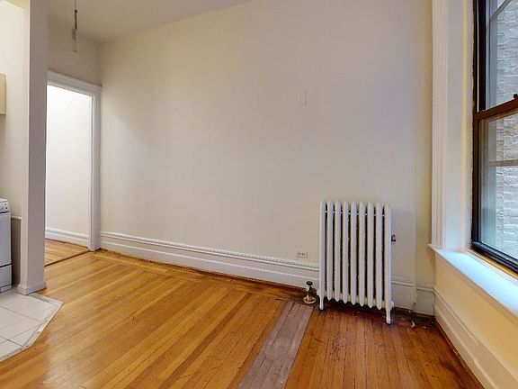 3rd image of 78 W 11th St #6A