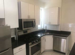 31-52 35th St #1F, Astoria, NY 11106
