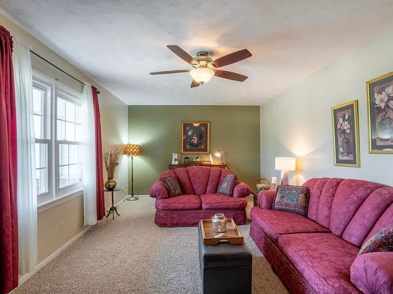 302 Lingale Ave — Photo 2