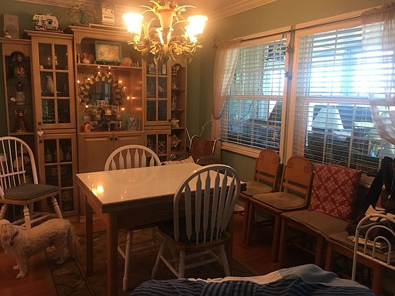 4th image of 325 Dyke St