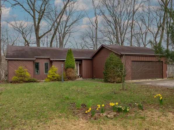 2524 Bluff St, Niles, MI 49120