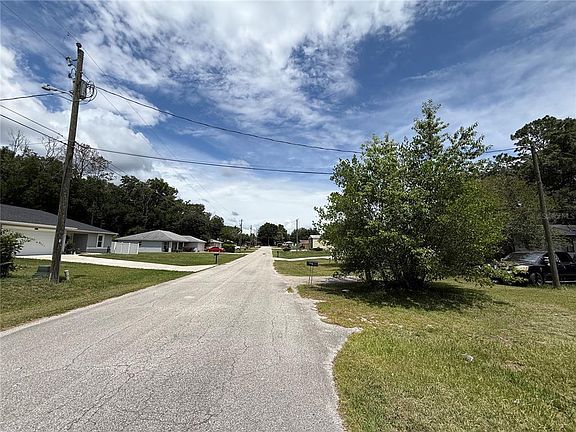 4th image of 4600 SE 136th Ln