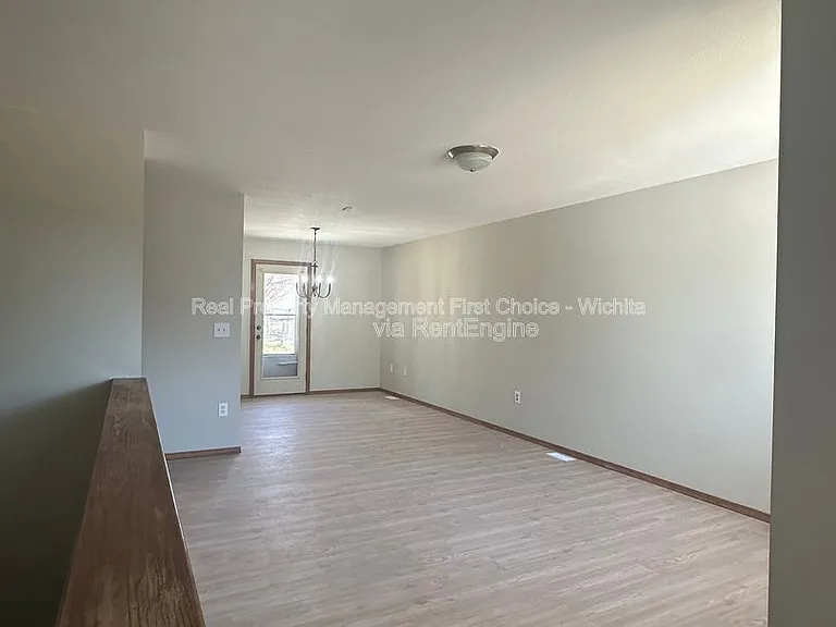 1450 N Green St — Photo 6