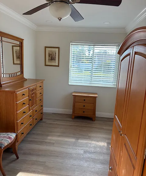 Spacious Comfy Bedroom