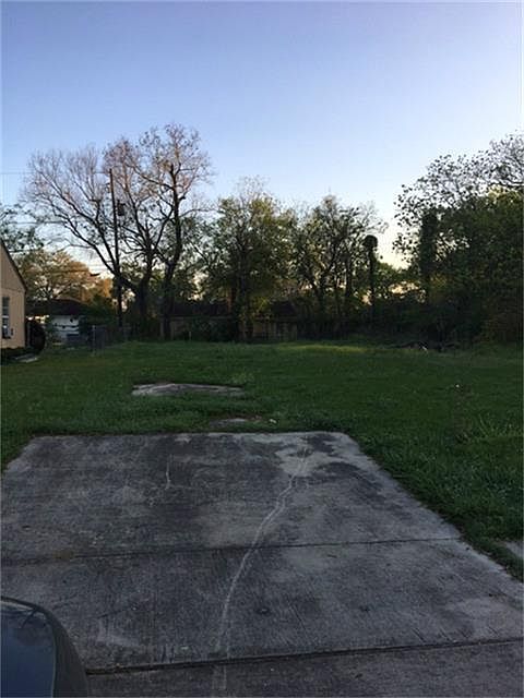 2nd image of 3939 Cosby St