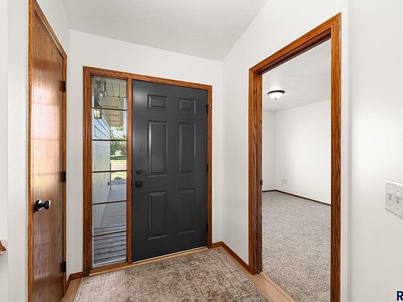3rd image of 5812 W Oakcrest Dr