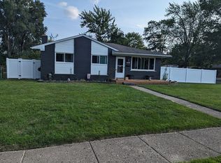 6089 Graper Dr, Waterford, MI