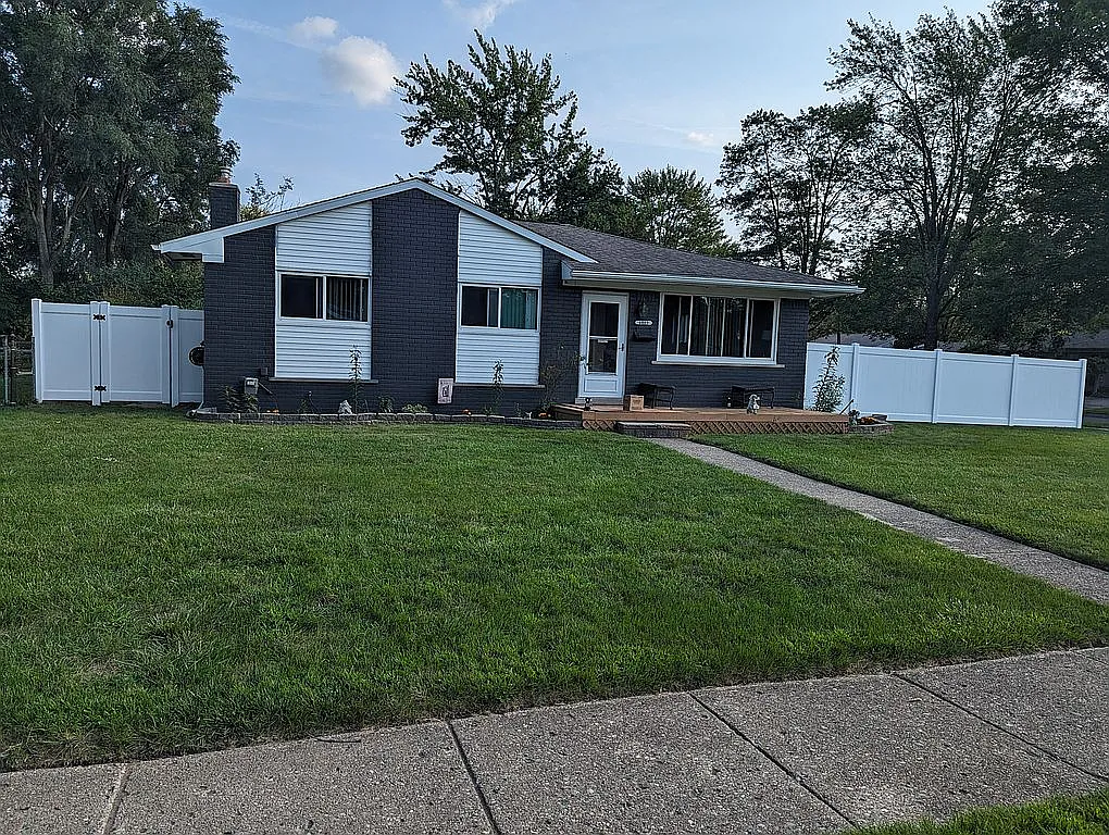6089 Graper Dr photo 1