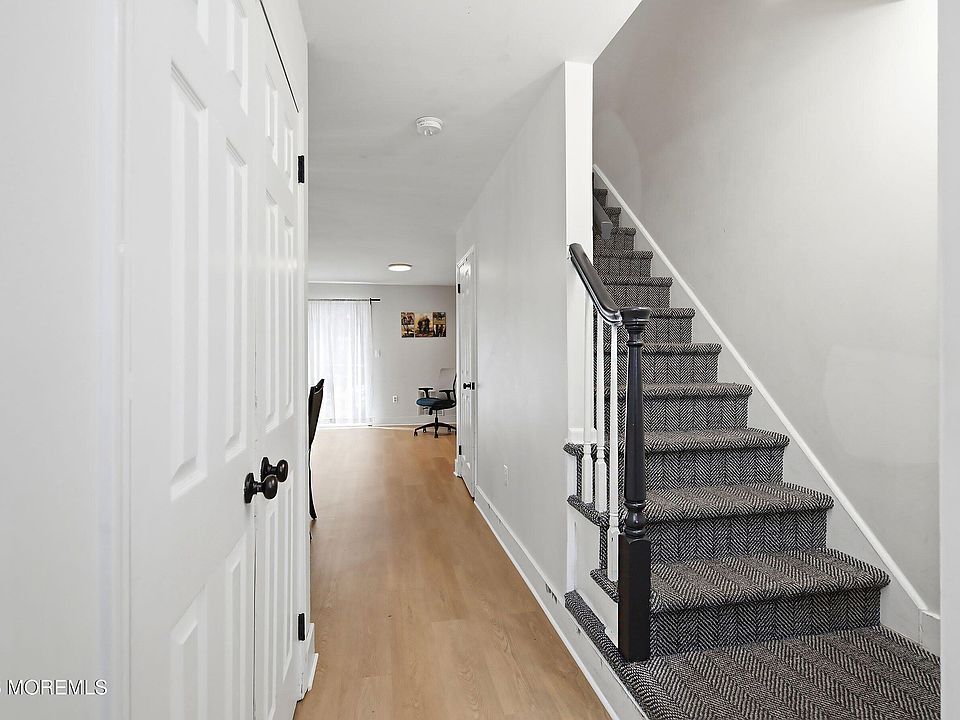 1st image of 165 Bristol Court
