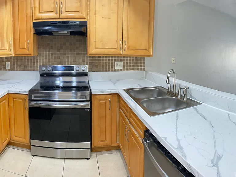 927 S Mountain Ave #80 — Photo 22