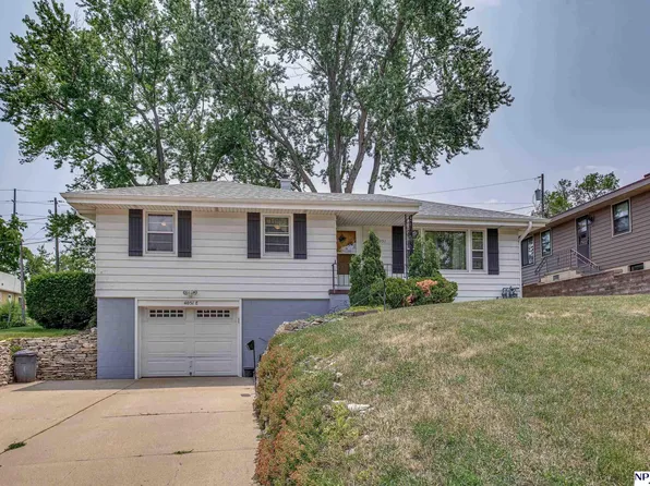 4051 E St, Omaha, NE 68107