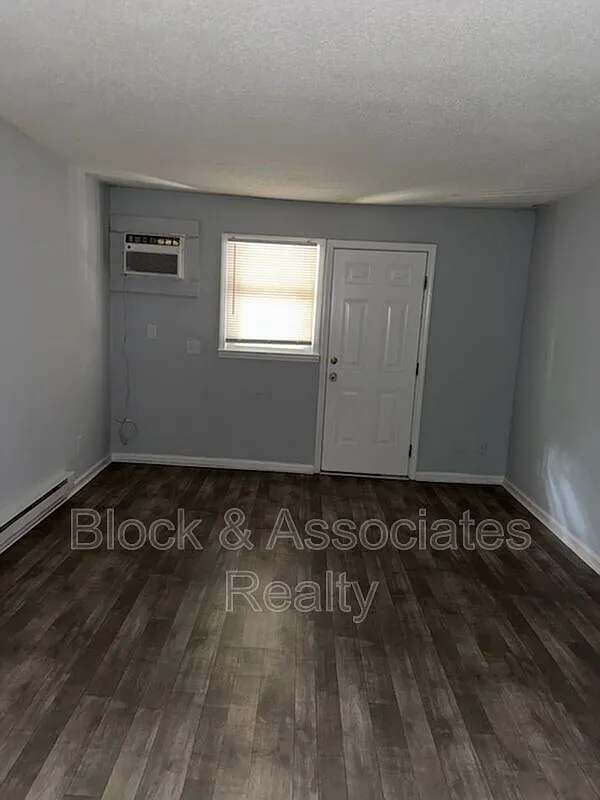 2 bed, 1.0 bath, $795 — Photo 3