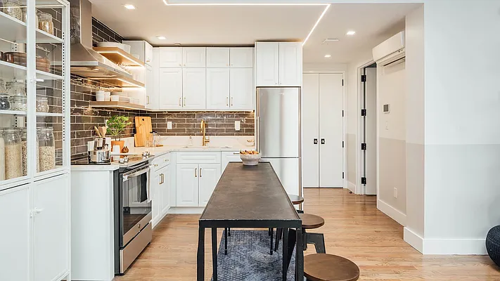 Rented by Nooklyn NYC LLC | media 29