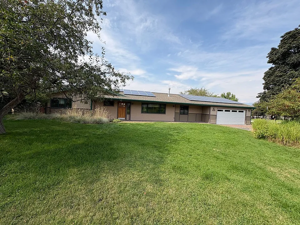 631 W Crestline Dr