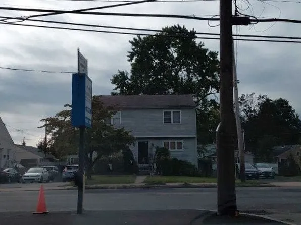 814 Providence Rd, Secane, PA 19018