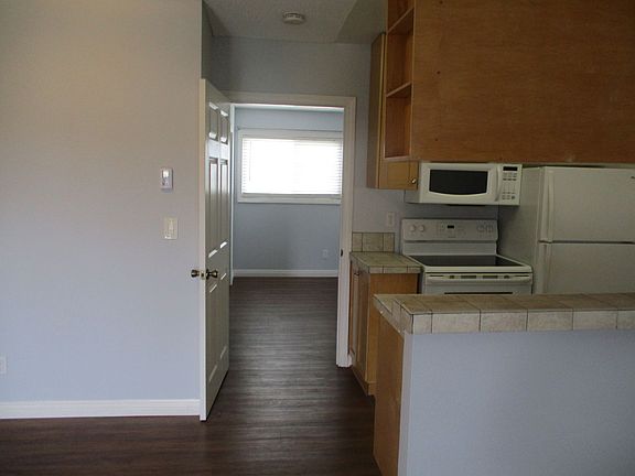 3rd image of 2228 Chatsworth Blvd APT 9