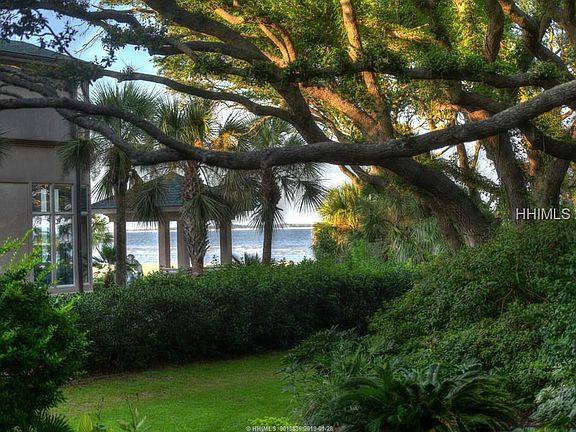5th image of 18 N Port Royal Dr