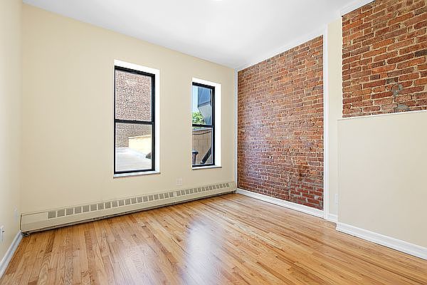 2nd image of 176 Irving Ave APT 3L